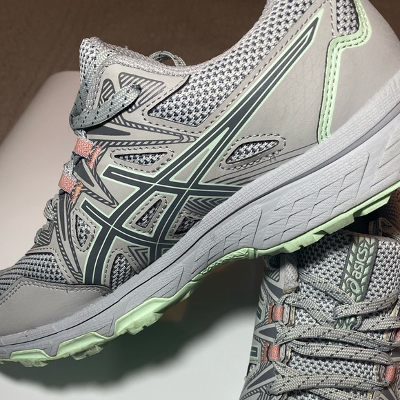 ASICS - Picture 3 of 6